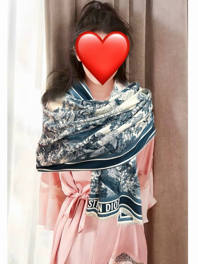 New Dior 2610 reversible tonal animal jungle scarf is so beautiful! You have to New Dior 2610 reversible tonal animal jungle scarf is so beautiful! You have to