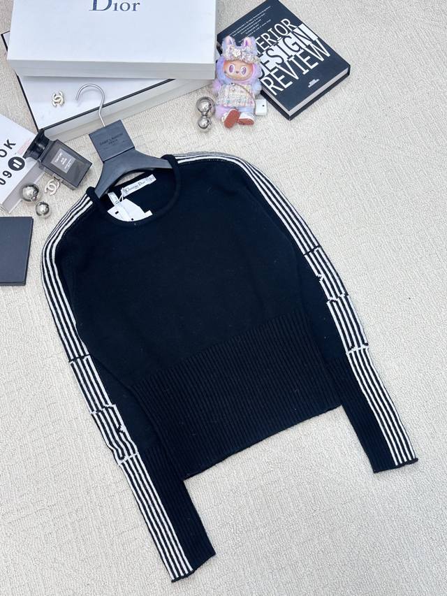 Autumn/Winter New Simple Striped Crew Neck Pullover with Logo Pattern Decoration
