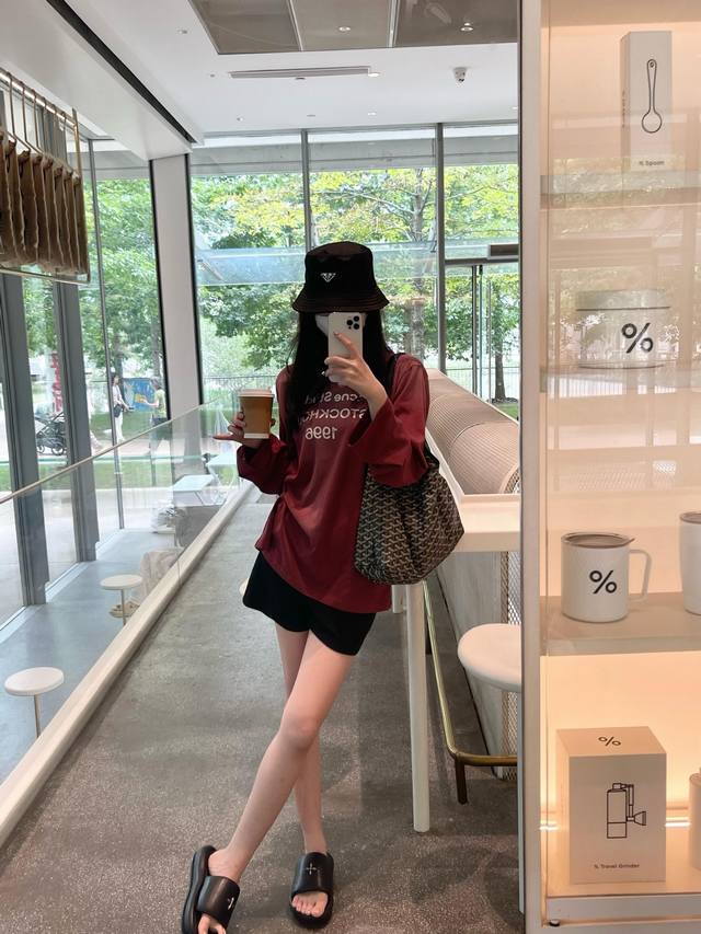 Acne Studi*S 25Fw早秋新款 焦糖红棕水洗渐变色1996字母长袖T恤丨独家高版出品!把美拉德穿成日常标配这才是早秋过渡季该有的宝藏单品!看似是件基 Acne Studi*S 25Fw早秋新款 焦糖红棕水洗渐变色1996字母长袖T恤丨独家高版出品!把美拉德穿成日常标配这才是早秋过渡季该有的宝藏单品!看似是件基