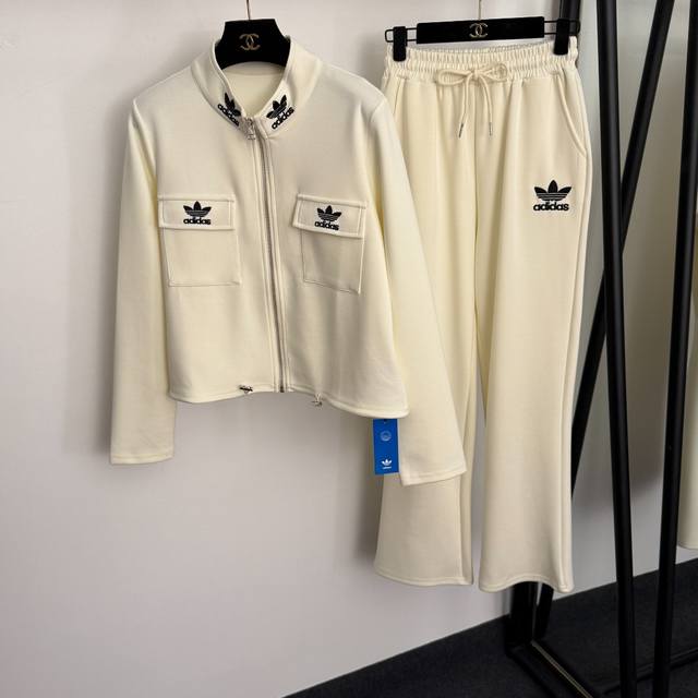 款号20256945 Adidas*新款运动套装，三叶草Logo刺绣双口袋 立领长袖拉链外套+松紧腰休闲长裤，米白色，灰色，咖色，黑色，Sml， M码：肩宽37