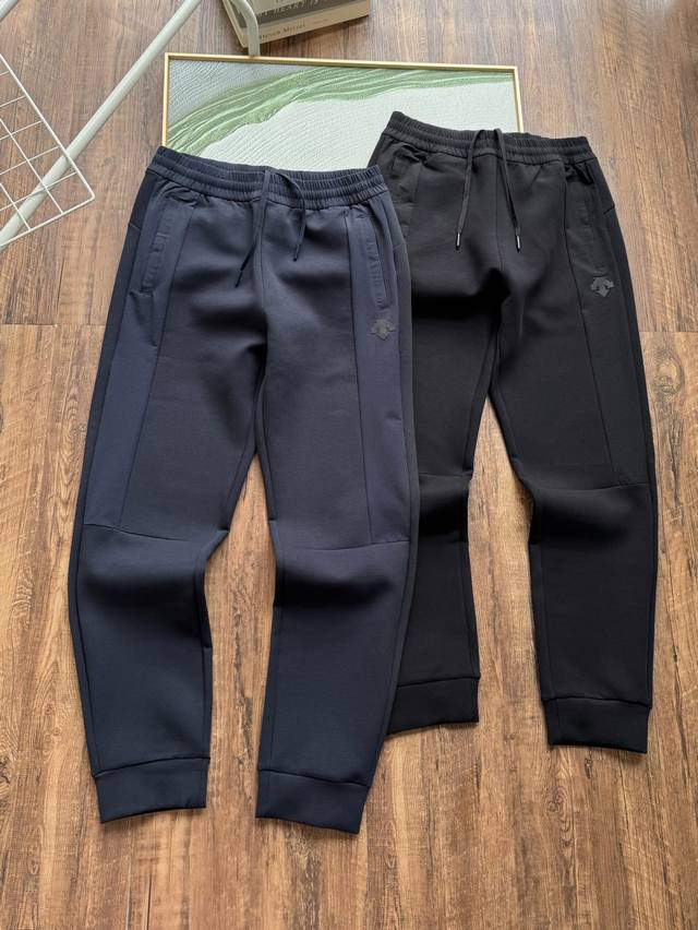 Style No.: 11336 Descente Men's Autumn Jogger Sweatpants, combining professional Style No.: 11336 Descente Men's Autumn Jogger Sweatpants, combining professional