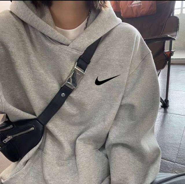 Nike Be Personalized Smiley Face Hooded Sweatshirt for Spring and Autumn. Made w Nike Be Personalized Smiley Face Hooded Sweatshirt for Spring and Autumn. Made w