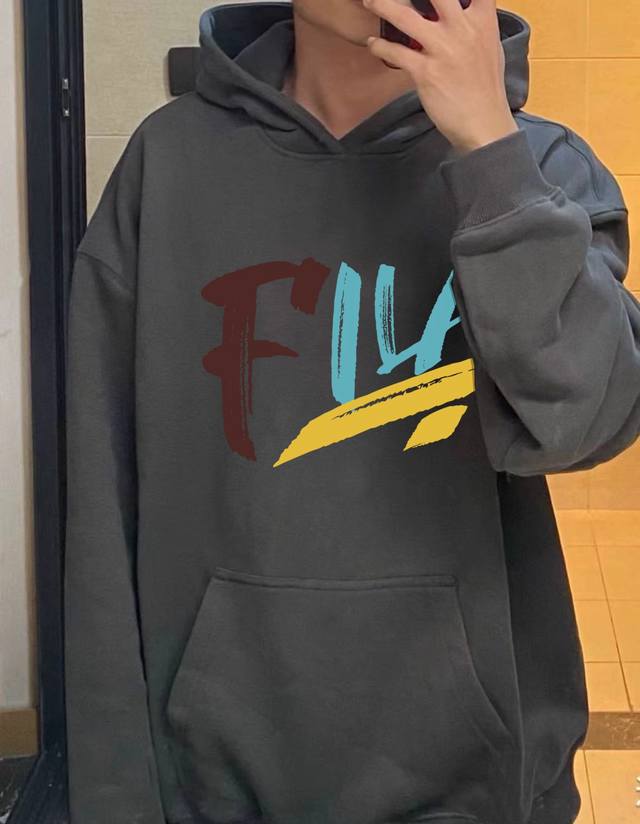Fila Graffiti Spring/Autumn Hooded Sweatshirt. This sweatshirt is made of Xinjia Fila Graffiti Spring/Autumn Hooded Sweatshirt. This sweatshirt is made of Xinjia