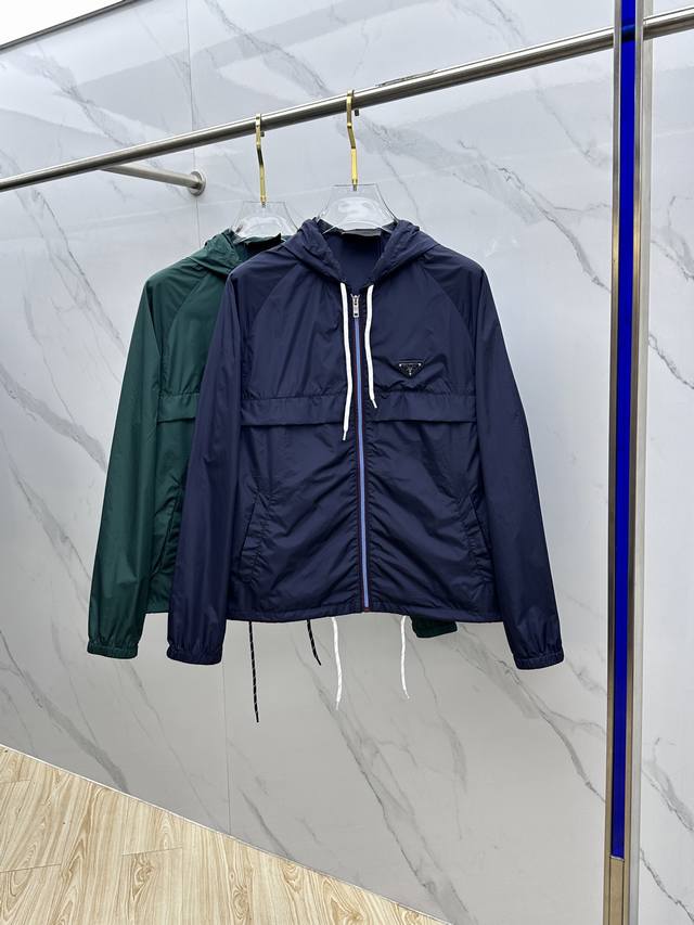 Prad's new 25Ss short jacket, inspired by techwear, features a lightweight, spor