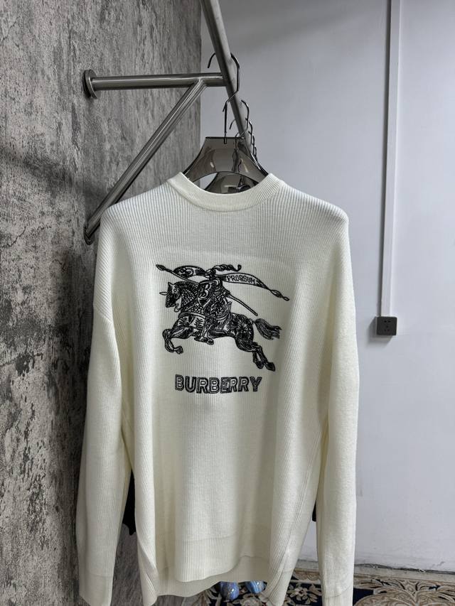 2025 Autumn/Winter New Arrival. Made with high-count, high-density wool fabric,