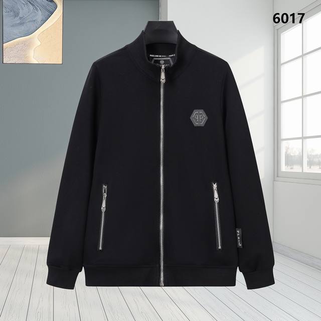 Pp Philipp Plein, a German streetwear brand, offers men's Autumn/Winter zip-up j