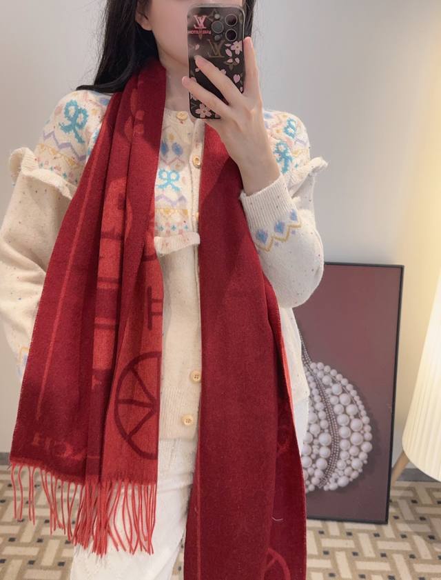 Coach 2025 New Arrival with Blended Fleece! Coach's Bestseller! This shawl is a Coach 2025 New Arrival with Blended Fleece! Coach's Bestseller! This shawl is a