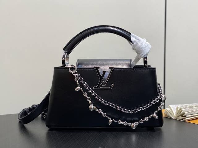 原单精品 M25473黑色油蜡皮 M25492 链条全皮Cap那英款 Capucines East-West Bb手袋 本款 Capucines East-We
