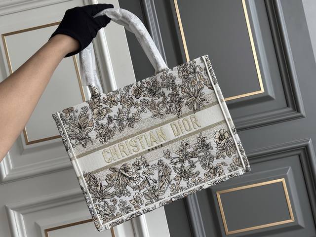 双十一活动 原价910 全新货 中号托特包 特价商品不退不换 Size：36×18×28Cm