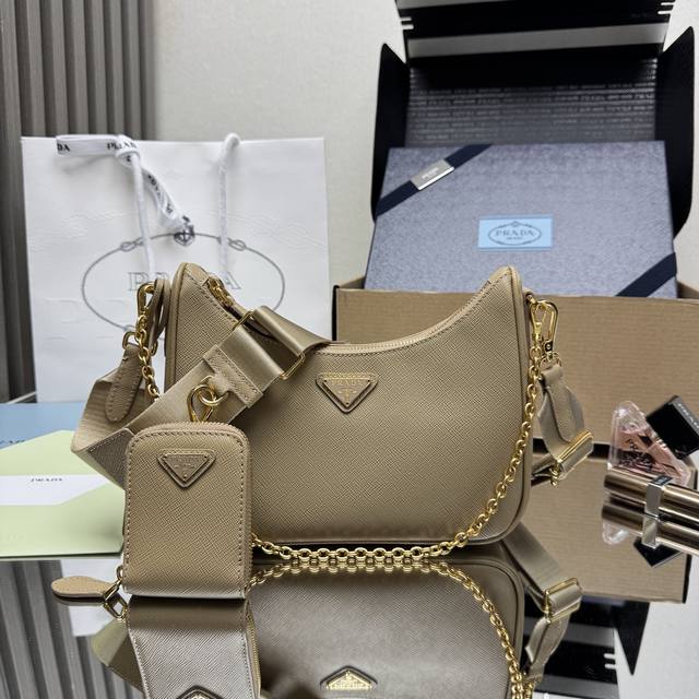 顶级原单 新版本 爆款升级版Baokuanqnylon Hobo手拎 腋下包1Bh204原厂十字纹可拆卸p家 Re-Edition 2005 Saffiano皮 顶级原单 新版本 爆款升级版Baokuanqnylon Hobo手拎 腋下包1Bh204原厂十字纹可拆卸p家 Re-Edition 2005 Saffiano皮
