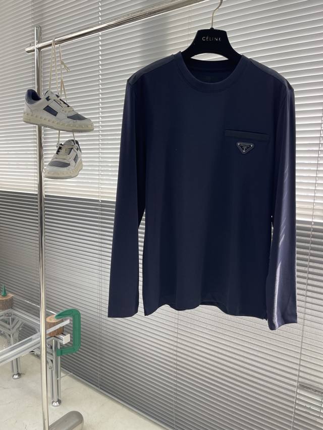 prad 25 Autumn/Winter Long-Sleeved Base Layer Top pd This base layer top feature