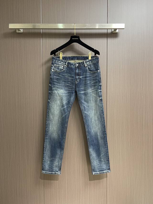 Bottega Veneta Bv 2025Ss新款做旧牛仔裤，原版五金辅料、做工细节车线相当好，酵磨漂洗水工艺，精选优质丹尼牛仔布面料、时尚潮男港风款。尺码：