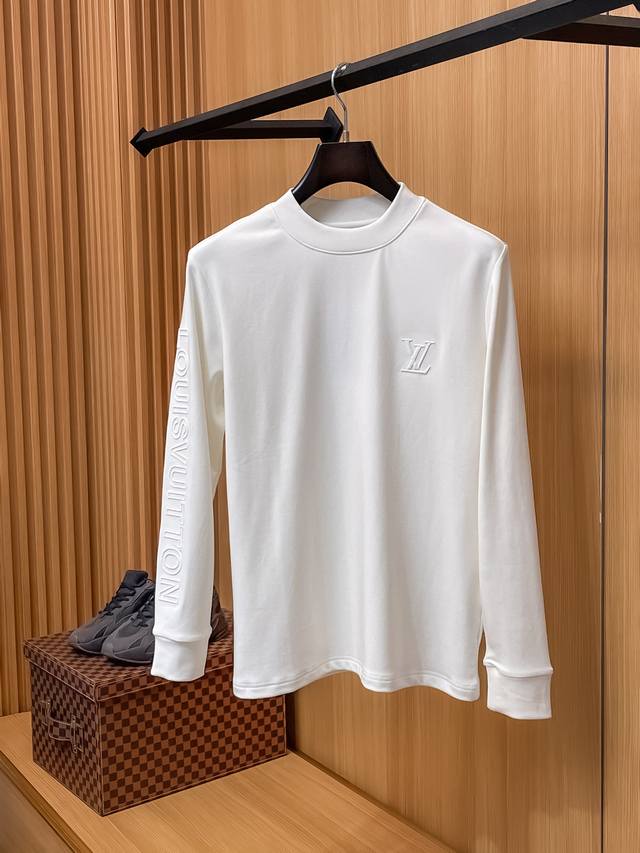 路易威登 25Ss秋季 新品 新款贸易订单圆领长袖打底衫长袖T恤网红款！上身舒适透气，不僵硬，整体有着丰富的立体感，品质出口订单，满足通勤人们对于着装的简约需求