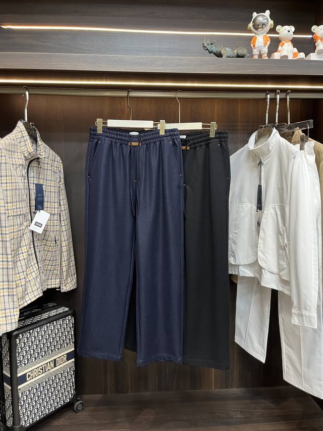 主推 Bottega Veneta 25年秋冬新款休闲裤Bv这款裤子绝对可以闭眼收入！秋冬休闲裤，非常百搭，弹力腰围，日常工作户外运动都可以穿着，衣柜里的必备品