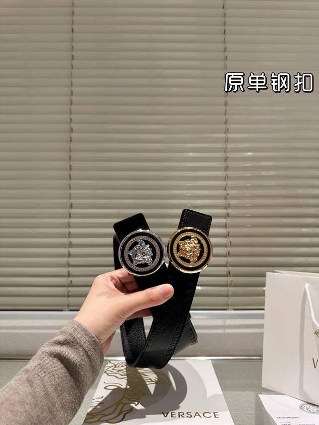 钢扣 高版本！腰带 范思哲牛皮皮带～热门款 男女通用皮带里面最火的版本啦～质量很好 全套包装！五金绝对不褪色 皮带头和专柜一样的哦～ 配礼盒手提袋发票