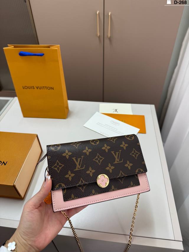 D-268尺寸20×11折叠盒 Lv 23Ss梵克雅宝联名了吗?最爱的四叶草链条 绝美啊 最新翻盖的超值 明快活泼 D-268尺寸20×11折叠盒 Lv 23Ss梵克雅宝联名了吗?最爱的四叶草链条 绝美啊 最新翻盖的超值 明快活泼