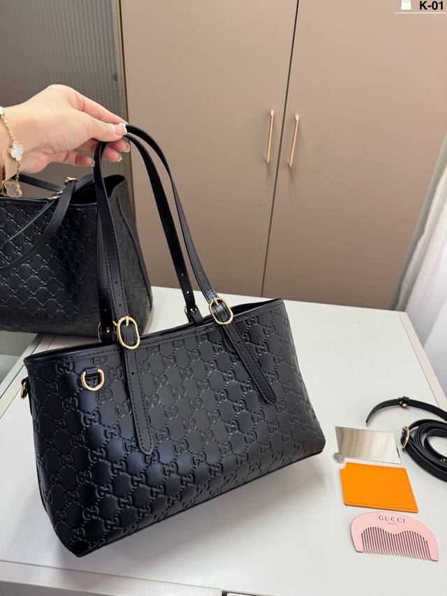 小 芯片版本 配镜子木梳 K-01尺寸30×20 36×26配盒 Gucci 酷奇托特包 经典Logo购物袋Tote包 怎么背都好看！毫无违和感！
