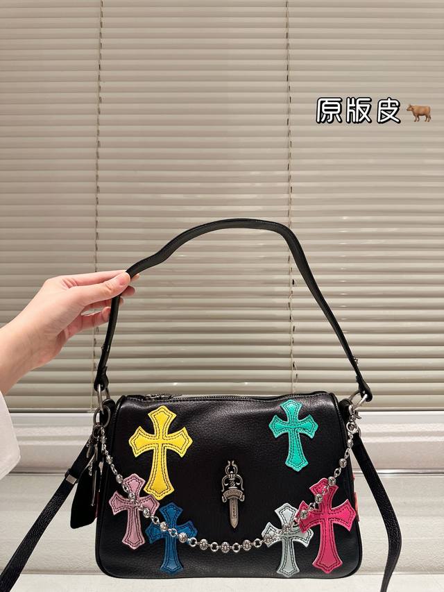 头层牛皮 Chrome Hearts 克罗心 新款 注意对版!顶级专柜五金,超级舒适手感柔软皮质超有弹性 。顶级做工精致每个细节到位 尺寸 27.18 头层牛皮 Chrome Hearts 克罗心 新款 注意对版!顶级专柜五金,超级舒适手感柔软皮质超有弹性 。顶级做工精致每个细节到位 尺寸 27.18