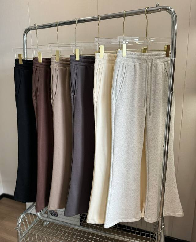 Product Name: Lulu Classic Bootcut Fleece-Lined Casual Sweatpants Size: 2 4 6 C