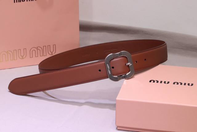 Miumiu Boutique New Arrival Perfect 1:1 Replica of Exquisite Vintage Gilded Buck