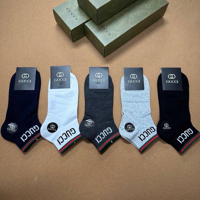 特 Gucci 古奇G家新品男款短袜 一盒五双 G家专柜同步短袜,提花经典标志,超级Nice,实物超漂亮,超火爆小单品,大牌出街,潮人必备超好搭 特 Gucci 古奇G家新品男款短袜 一盒五双 G家专柜同步短袜,提花经典标志,超级Nice,实物超漂亮,超火爆小单品,大牌出街,潮人必备超好搭