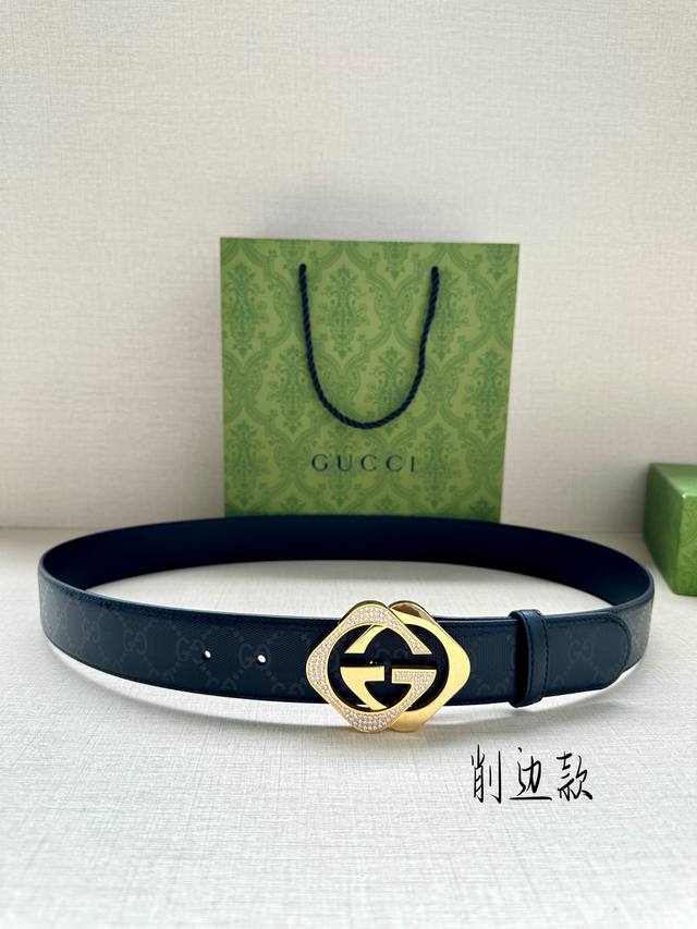 Width 3.8 cm Gg Supreme canvas is a signature fabric of the brand, inspired by Width 3.8 cm Gg Supreme canvas is a signature fabric of the brand, inspired by