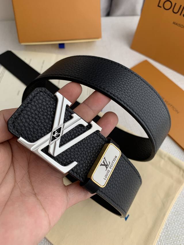 Product Name: Louis Vuitton Original Item Model: Classic Hook and Loop, Pure St