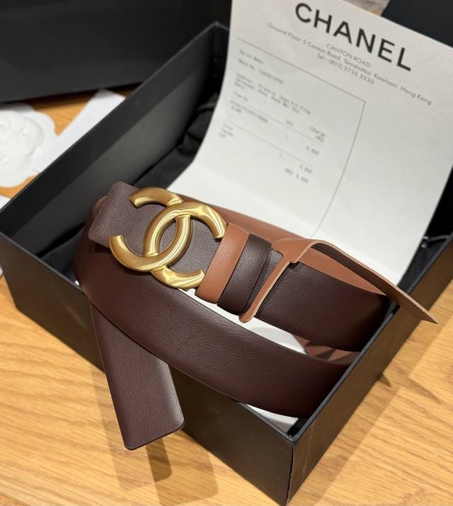 Chanel Reversible Women's Belt This belt is made of top-grain cowhide, features