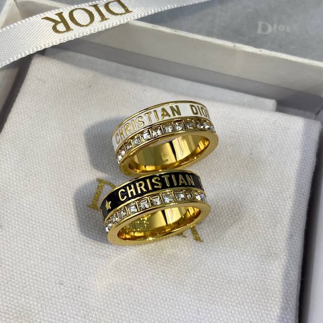 Dj0404 Dor Layered Letter Rhinestone Ring Three sizes are adorned with the "Dor" Dj0404 Dor Layered Letter Rhinestone Ring Three sizes are adorned with the "Dor"