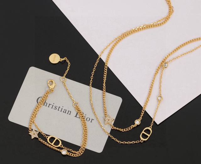 Dior New Luxury Niche Style Double-Layer Bracelet Simple, elegant, fashionable, Dior New Luxury Niche Style Double-Layer Bracelet Simple, elegant, fashionable,