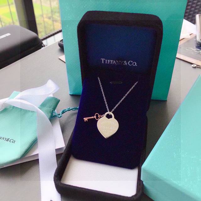 Tiffany Heart-Shaped Key Necklace, Heart-Shaped Pendant, Best Gift, Designer Sty Tiffany Heart-Shaped Key Necklace, Heart-Shaped Pendant, Best Gift, Designer Sty