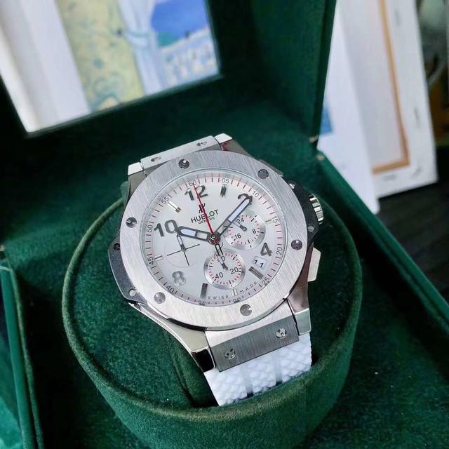 Platinum & Black Brand: Hublot's Prestige and Excellence, a Masterpiece of Exce Platinum & Black Brand: Hublot's Prestige and Excellence, a Masterpiece of Exce