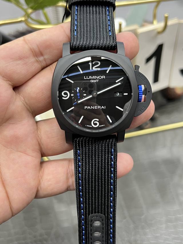 Vs Panerai PAM1176 series 44mm black ceramic with P11700 fully automatic mechani