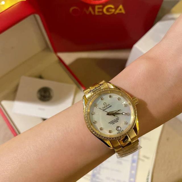 欧米茄-Omega 海马系列-女士机械腕表 进口西铁城 8215机 316L精钢壳套 蓝宝石玻璃镜面 直径33Mm 厚度11Mm 纯精钢表带 原装蝴蝶扣 尊贵奢 欧米茄-Omega 海马系列-女士机械腕表 进口西铁城 8215机 316L精钢壳套 蓝宝石玻璃镜面 直径33Mm 厚度11Mm 纯精钢表带 原装蝴蝶扣 尊贵奢