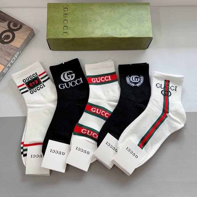配包装 一盒5双 Gucci 古奇 新款中筒袜子！纯棉面料，火爆图案，专柜同步中筒袜子，大牌出街，潮人必备超好搭