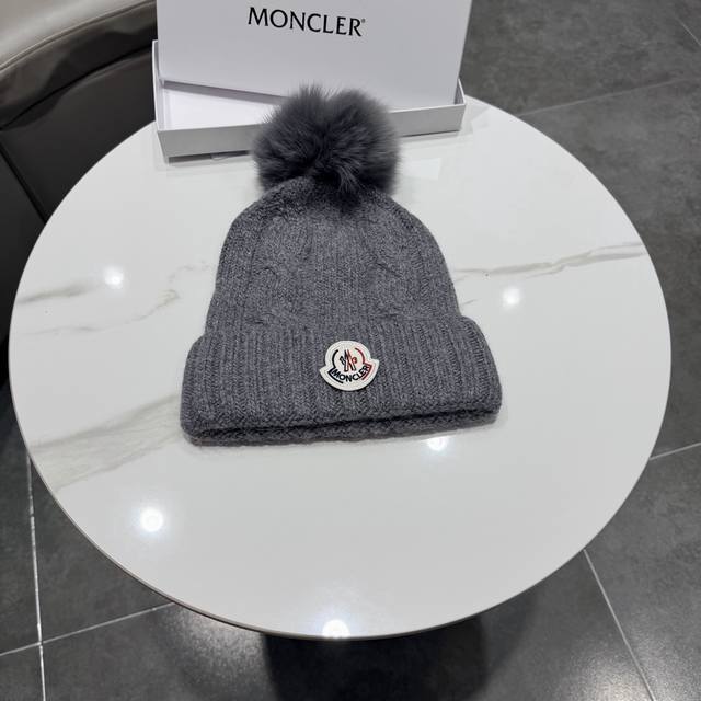 New Moncler beanie with fox fur and pom-poms, 100% perfect!