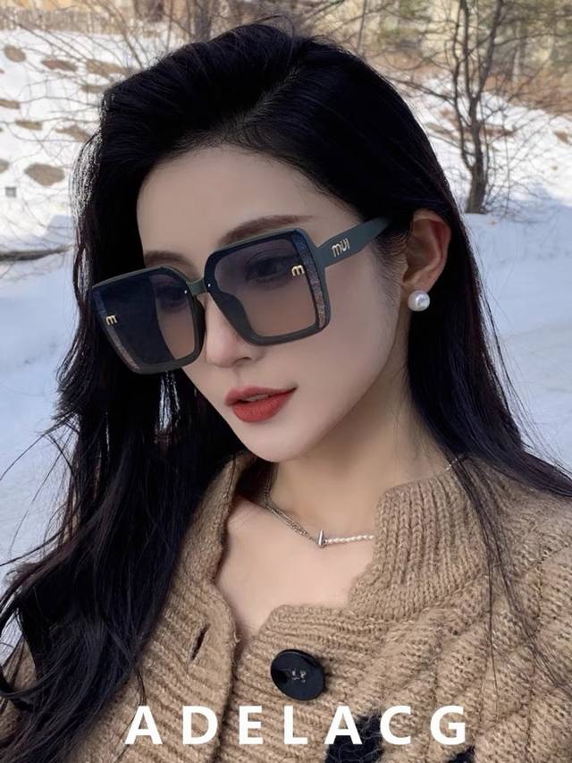 Miumi*大框墨镜女网红闪粉边高级感海边度假拍照方圆脸显瘦韩版太阳镜潮