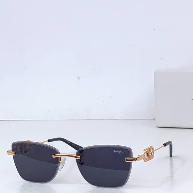 Ferragamo Mod: Sf1678L Size: 58 ports 17 145