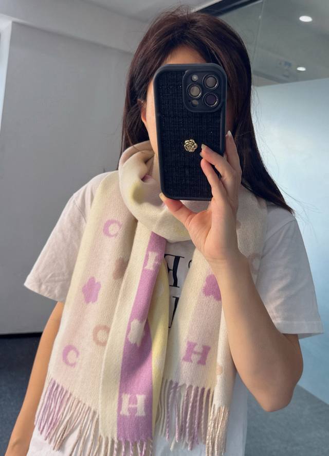 This Coach unisex striped scarf is so beautiful! Not only is it stylish, but it This Coach unisex striped scarf is so beautiful! Not only is it stylish, but it
