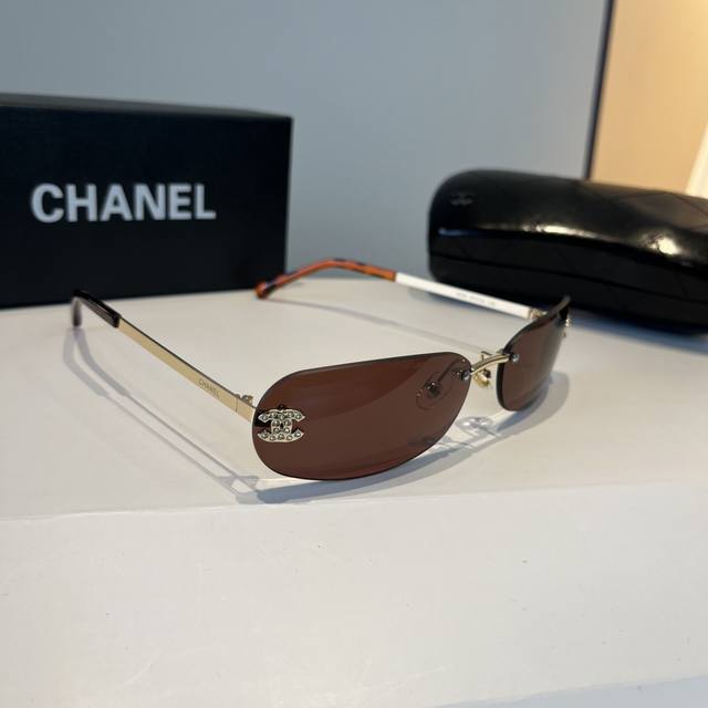 Chanel sunglasses, ultra-high-end custom style, a must-have for outings and driv