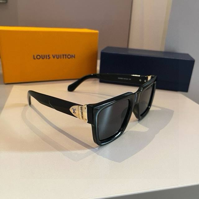 Lv sunglasses look great, super stylish and make your face look smaller. The sma