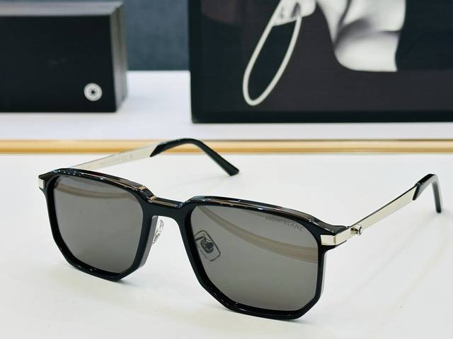 Mb0439S Size : 56 (19-145) Montblanc sunglasses truly showcase a person's taste