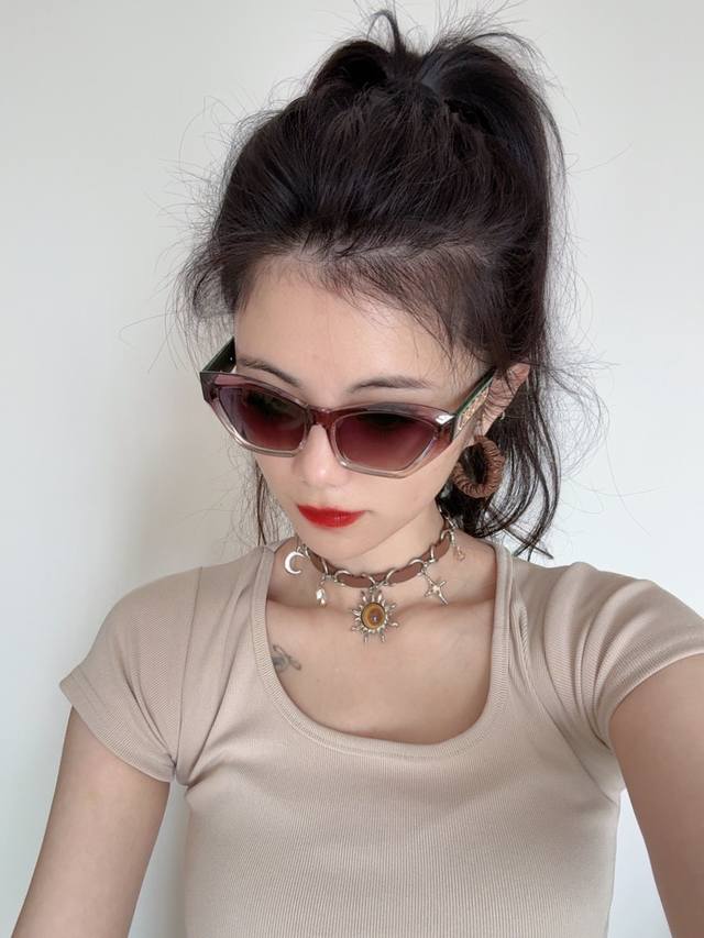 Gucci 2025 Spring New Trendy Square Frame Sunglasses, High Quality, Comfortable