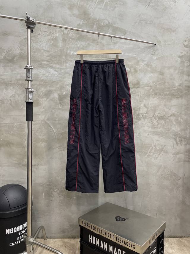 Style No. #S580 Balenciaga Blcg 25Ss 79 Red Striped Manchester United Embroider