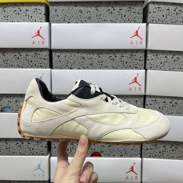 Off Bottega Veneta V3Ms2# 9166 Low-top suede shoes with a thin sole. The upper i