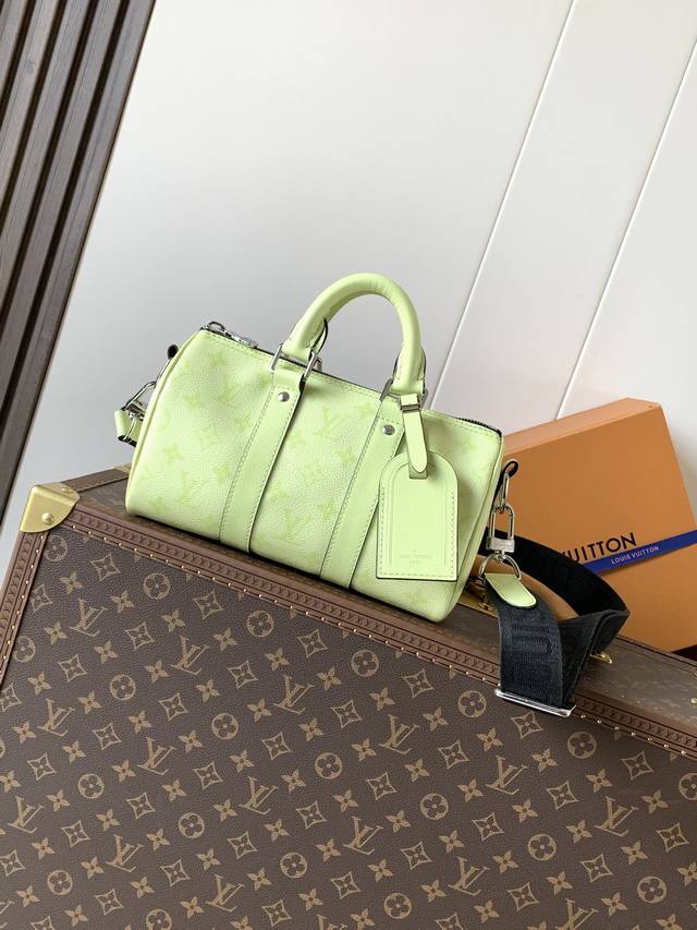 M14078 顶级原单 变码芯片163C 本款 Keepall 25 手袋取材 Monogram Eclipse Reverse 帆布，展现路易威登经典图案的优