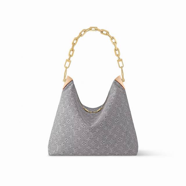 M13390 Top-tier original single item. This Coussin Hobo Mm handbag celebrates th
