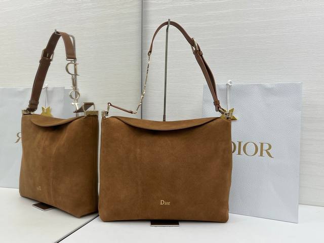 顶级原单金扣 Dior新款 2026春夏女装首秀的包袋特辑 大号33X28X7Cm
