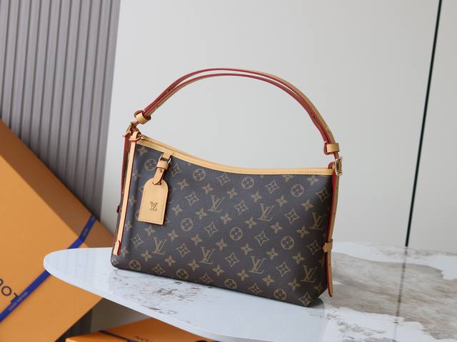 顶级原单 163动态芯片 M28101 Carryall Eastwest手袋取材 Monogram 帆布和皮革饰边，成就都市生活的贴身伴侣。充裕构型设有齐整内