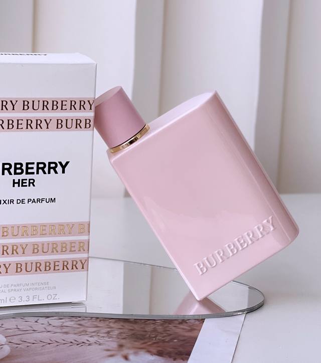 原单品质 博柏利花与她香氛]确认过味道，是甜甜的少女香Burberry Her 花果香调 前调：树莓、草莓梅、酸樱桃品、黑莓 中调：茉莉、紫罗兰 后调：琥珀、橡